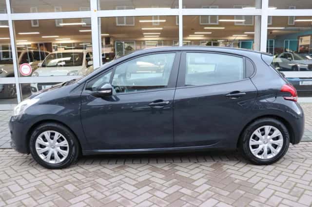 Peugeot 208 (2017) thumbnail 3