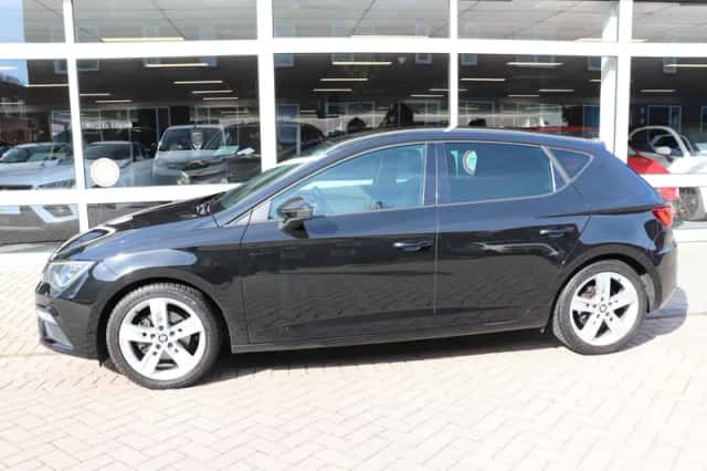 SEAT Leon (2017) thumbnail 2