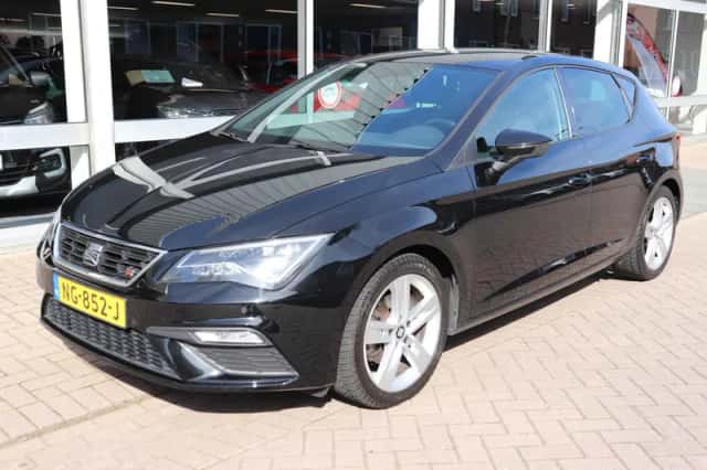 SEAT Leon (2017) thumbnail 3