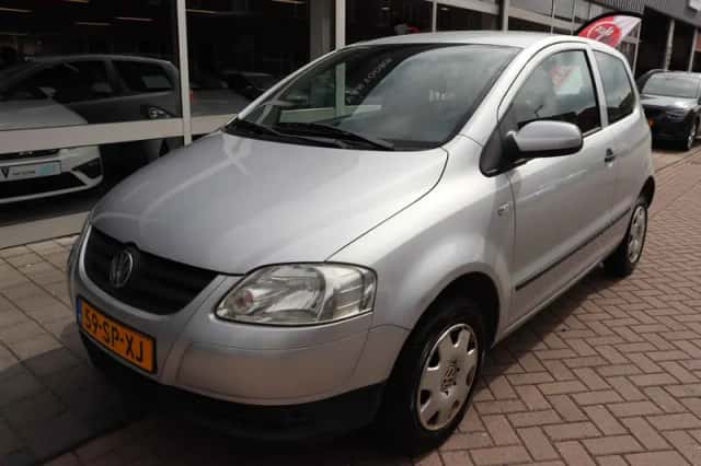 Volkswagen Fox (2006) thumbnail 3