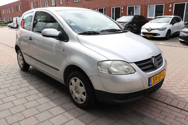 Volkswagen Fox (2006) thumbnail 5