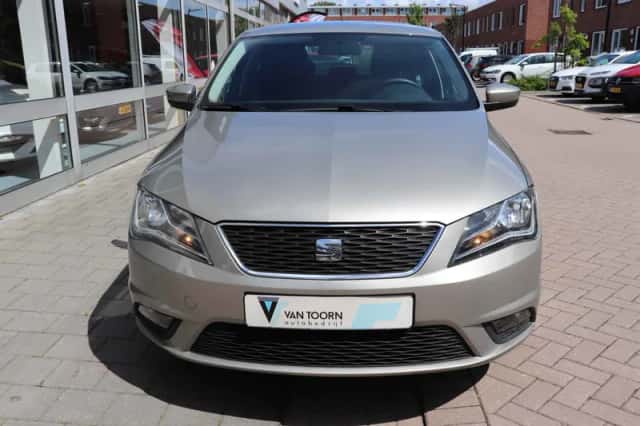 SEAT Toledo (2014) thumbnail 4