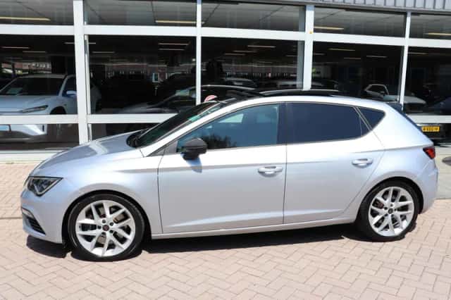 SEAT Leon (2019) thumbnail 2