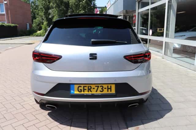 SEAT Leon (2019) thumbnail 4