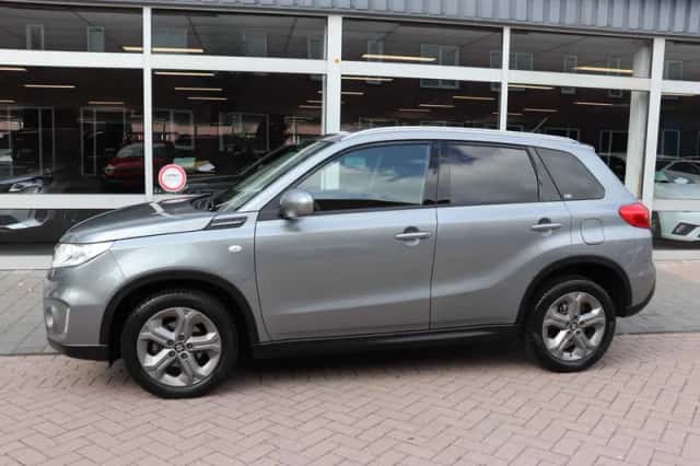 Suzuki Vitara (2017) thumbnail 2