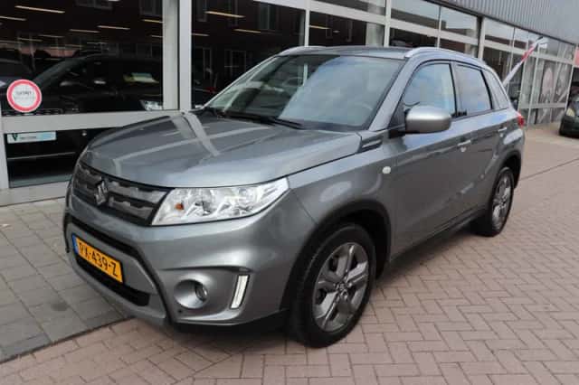 Suzuki Vitara (2017) thumbnail 3