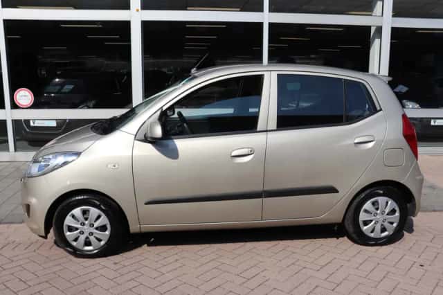 Hyundai i10 (2012) thumbnail 2
