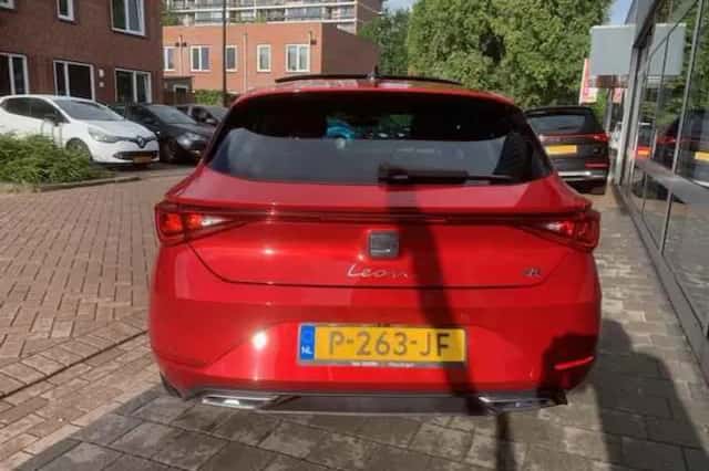SEAT Leon (2022) thumbnail 3