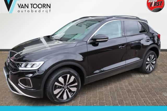 Volkswagen T-Roc (2023) thumbnail 1