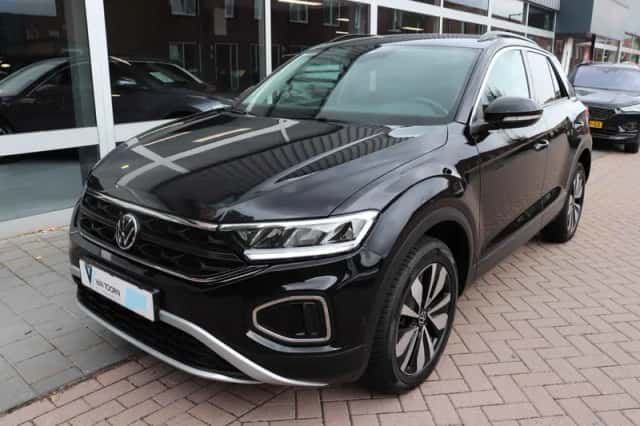 Volkswagen T-Roc (2023) thumbnail 3