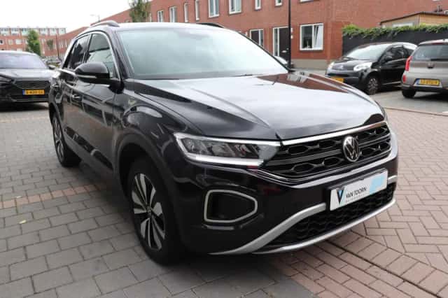 Volkswagen T-Roc (2023) thumbnail 5