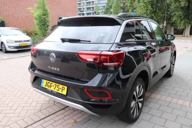 Volkswagen T-Roc (2023) thumbnail 6
