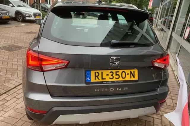 SEAT Arona (2018) thumbnail 3