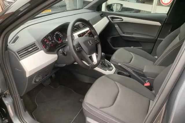 SEAT Arona (2018) thumbnail 4
