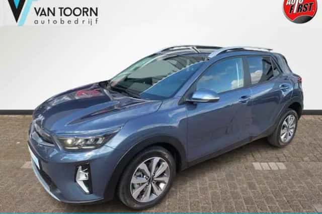 Kia Stonic (2024) thumbnail 1