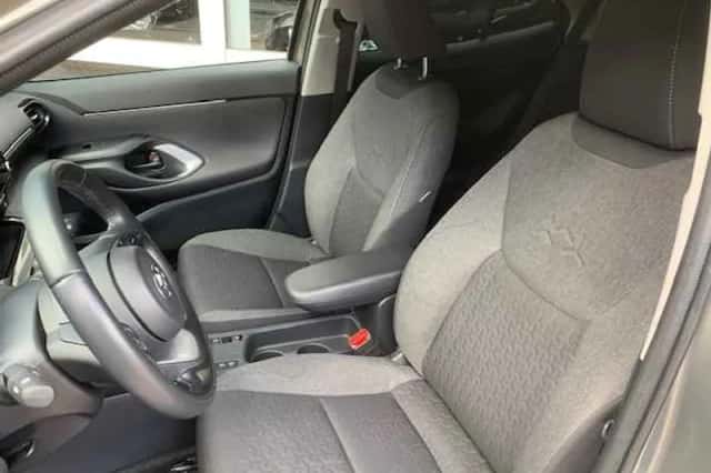 Toyota Yaris Cross (2024) thumbnail 6