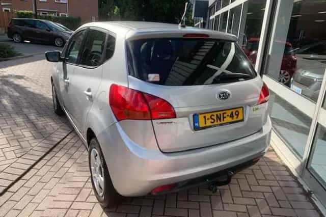 Kia Venga (2014) thumbnail 3
