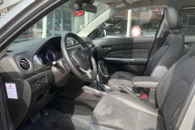 Suzuki Vitara (2019) thumbnail 5