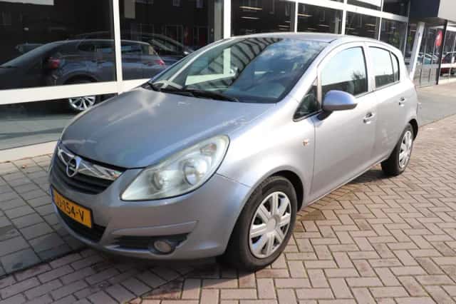 Opel Corsa (2008) thumbnail 3