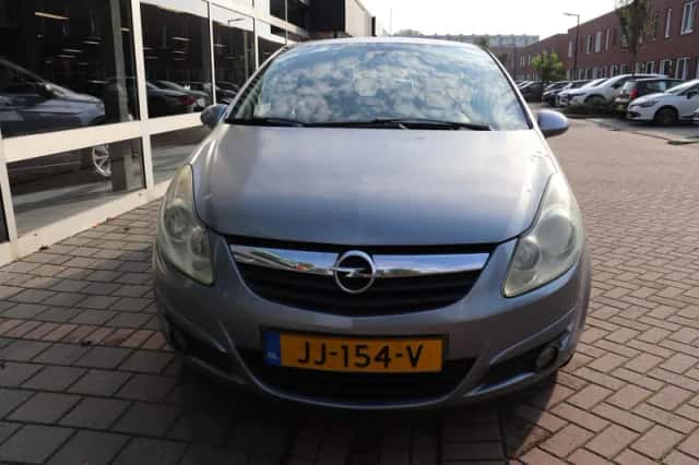 Opel Corsa (2008) thumbnail 4