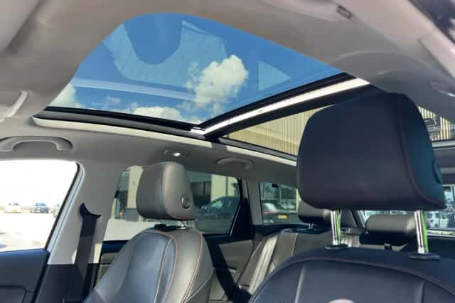 SEAT Leon (2019) thumbnail 3