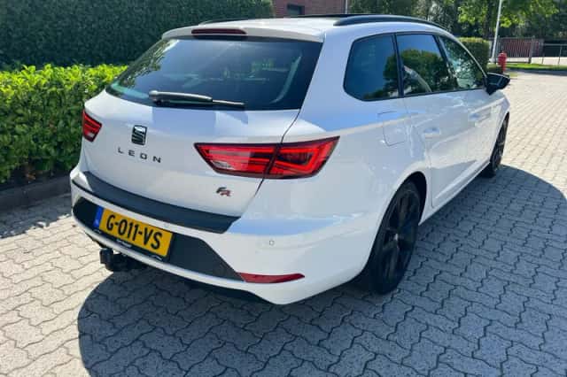 SEAT Leon (2019) thumbnail 4