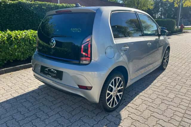 Volkswagen e-Up! (2022) thumbnail 3