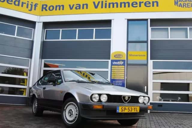 Alfa Romeo GTV (1987) thumbnail 1