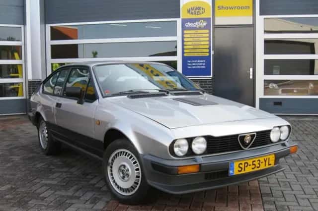 Alfa Romeo GTV (1987) thumbnail 2