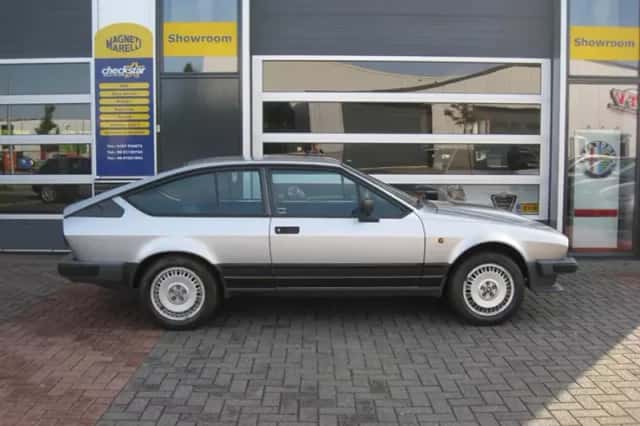 Alfa Romeo GTV (1987) thumbnail 3