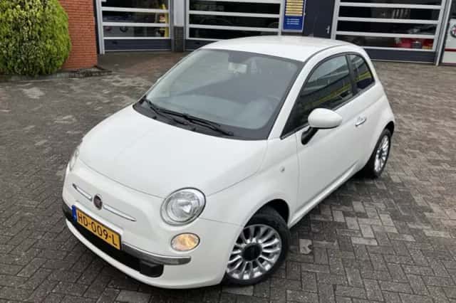 Fiat 500 (2015) thumbnail 2