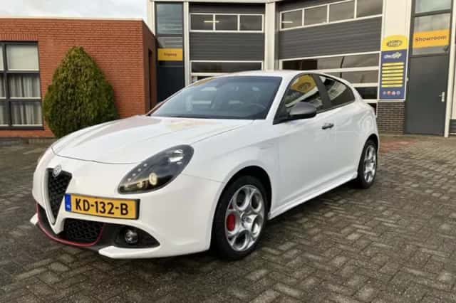 Alfa Romeo Giulietta (2016) thumbnail 3