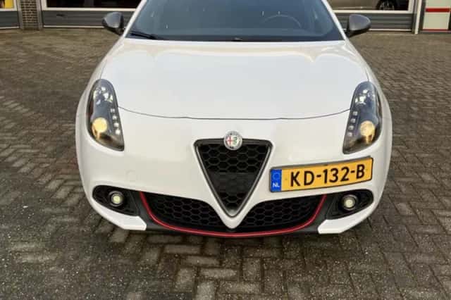 Alfa Romeo Giulietta (2016) thumbnail 4