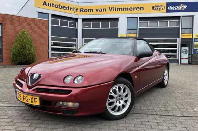 Alfa Romeo Spider (2000) thumbnail 1