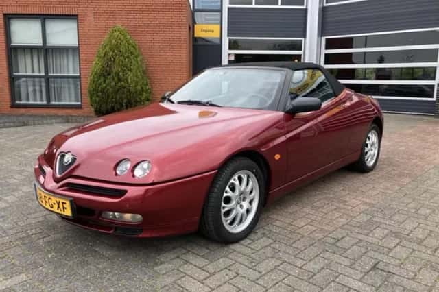 Alfa Romeo Spider (2000) thumbnail 3