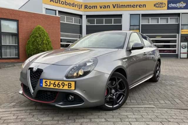 Alfa Romeo Giulietta (2018) thumbnail 1