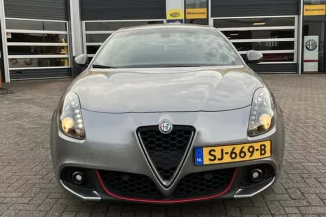 Alfa Romeo Giulietta (2018) thumbnail 3