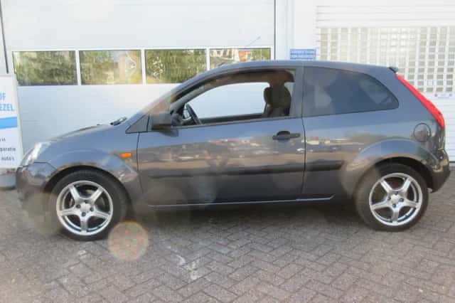 Ford Fiesta (2006) thumbnail 2