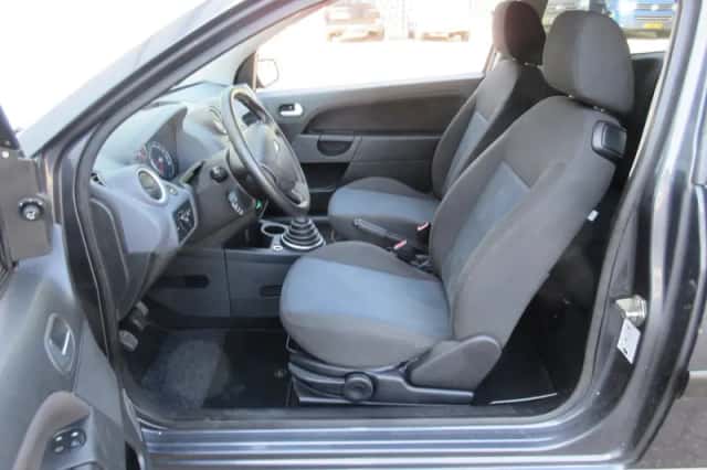 Ford Fiesta (2006) thumbnail 5