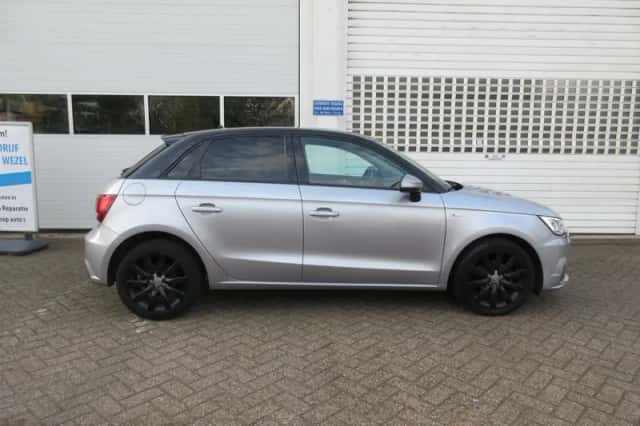 Audi A1 (2015) thumbnail 3