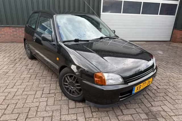 Toyota Starlet (1998) thumbnail 2