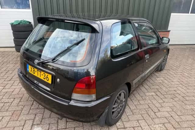 Toyota Starlet (1998) thumbnail 5