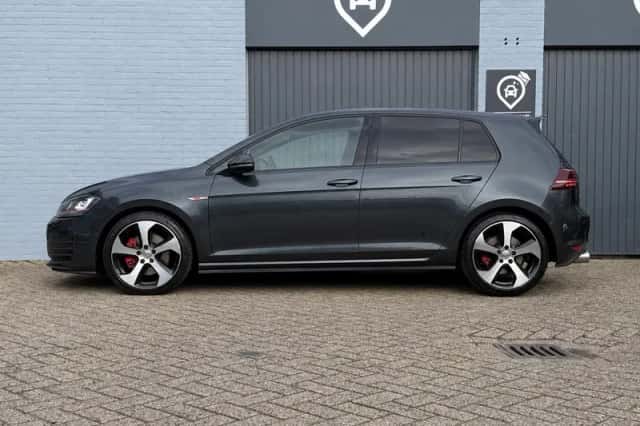 Volkswagen Golf (2014) thumbnail 3