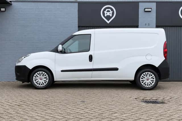 Fiat Doblò (2015) thumbnail 2