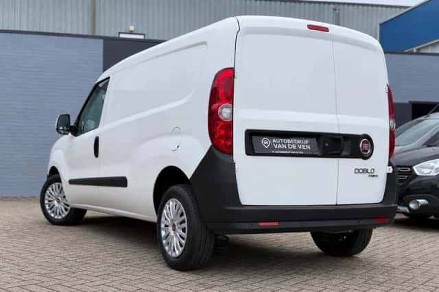 Fiat Doblò (2015) thumbnail 3