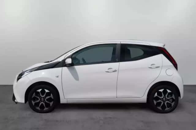 Toyota Aygo (2020) thumbnail 3