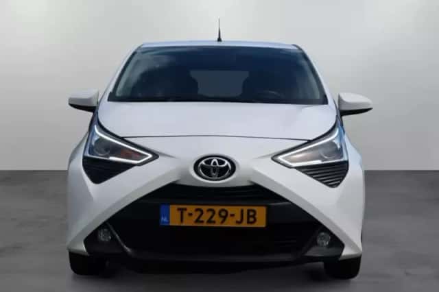 Toyota Aygo (2020) thumbnail 4