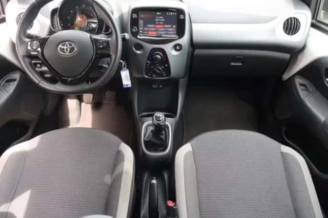 Toyota Aygo (2020) thumbnail 6