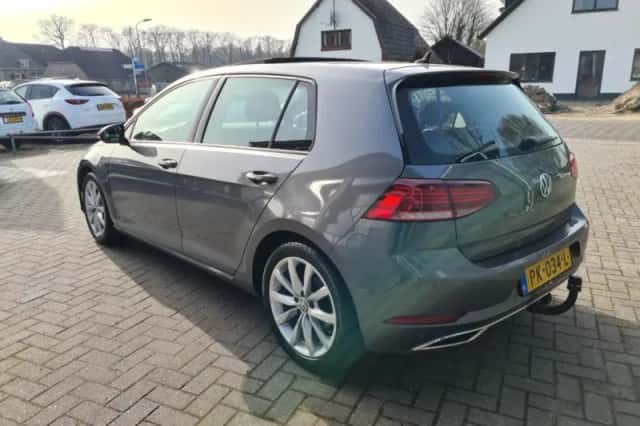 Volkswagen Golf (2017) thumbnail 3