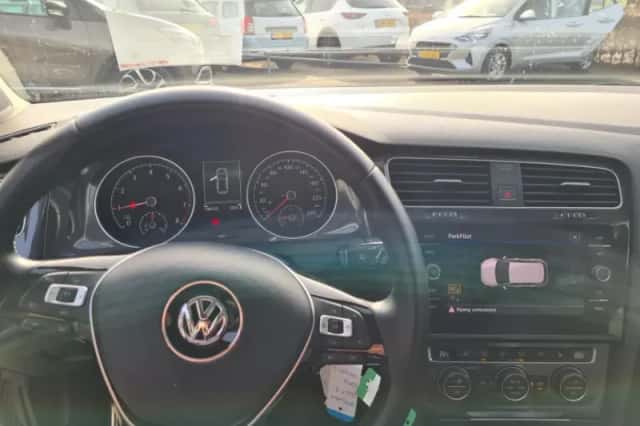 Volkswagen Golf (2017) thumbnail 6